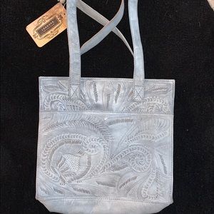 BRAND NEW- Leaders in leather purse